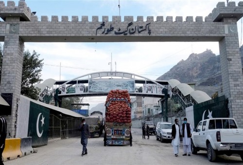بعد إغلاق 9 أيام.. إعادة فتح المعبر الحدودي الرئيسي بين أفغانستان وباكستان