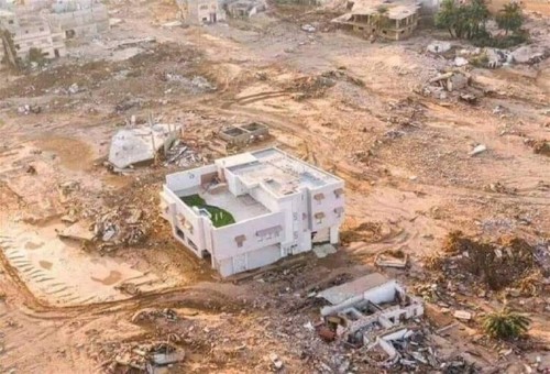 "المنزل المعجزة" في ليبيا.. بقي صامداً وحافظ على طلائه رغم الفيضانات