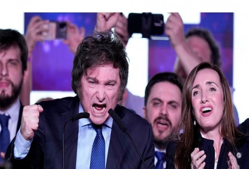 "رأسمالي فوضوي".. من هو خافيير ميلي الذي انتُخب رئيسا للأرجنتين؟